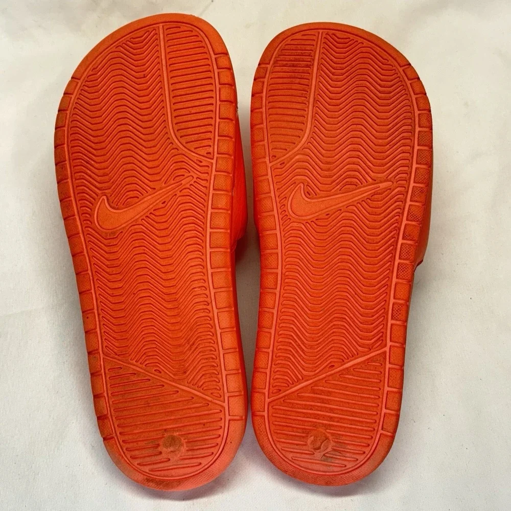 NIKE BENASSI JDI Womens Slides 343881-818 Size 8  EUR‎ 39 Mango White